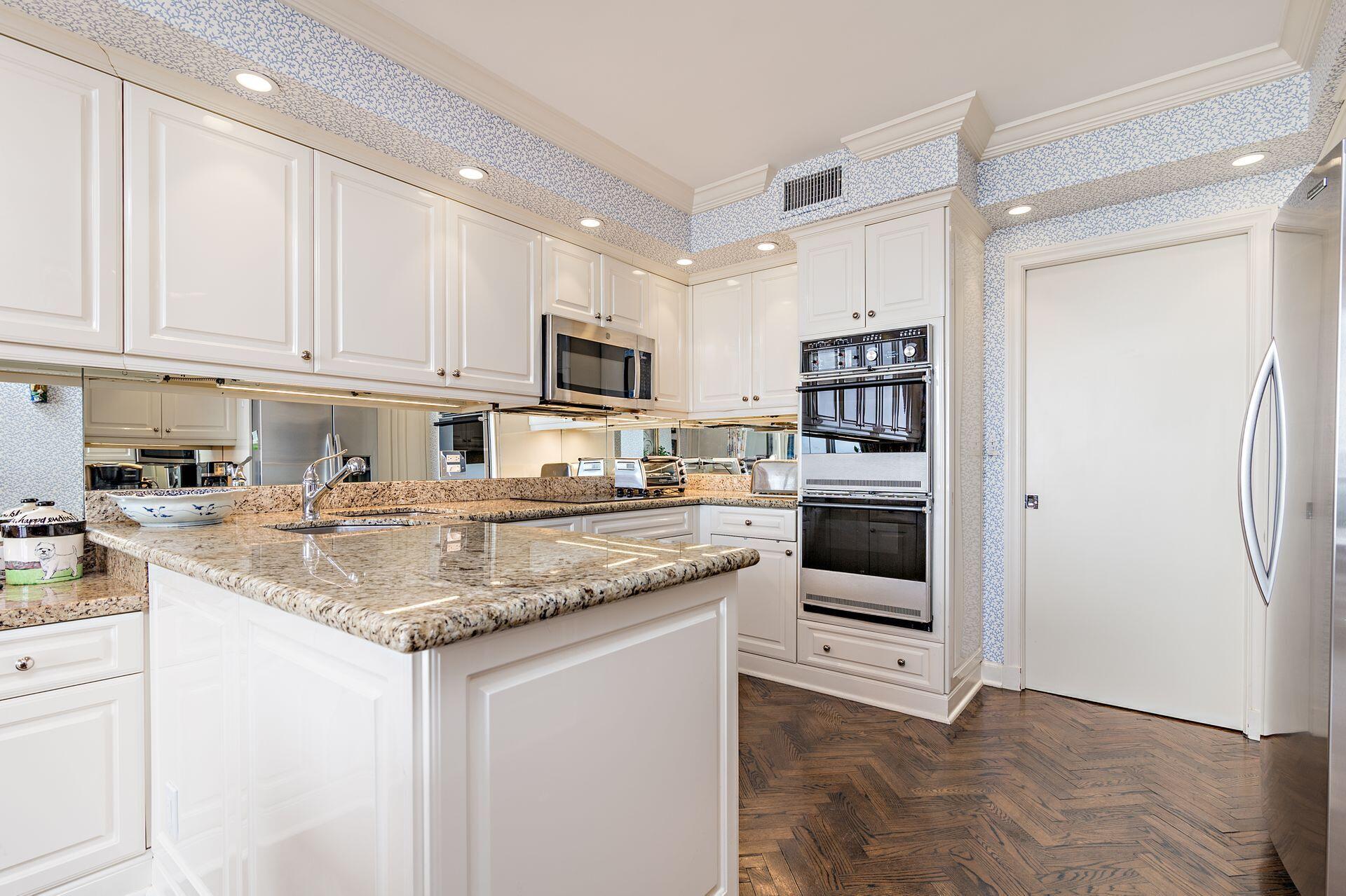 TRUMP PLAZA OF THE PALM BEACHES CONDO - Residential