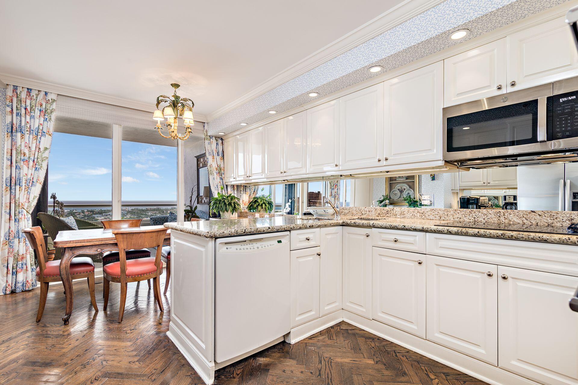 TRUMP PLAZA OF THE PALM BEACHES CONDO - Residential