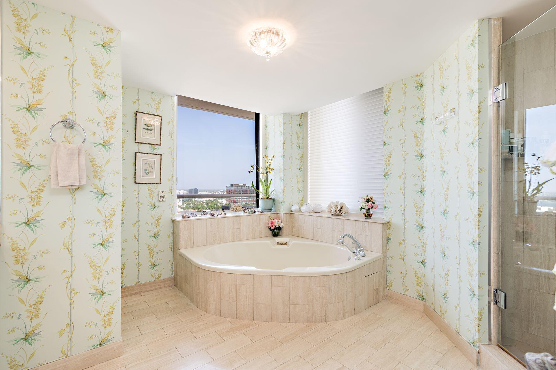 TRUMP PLAZA OF THE PALM BEACHES CONDO - Residential