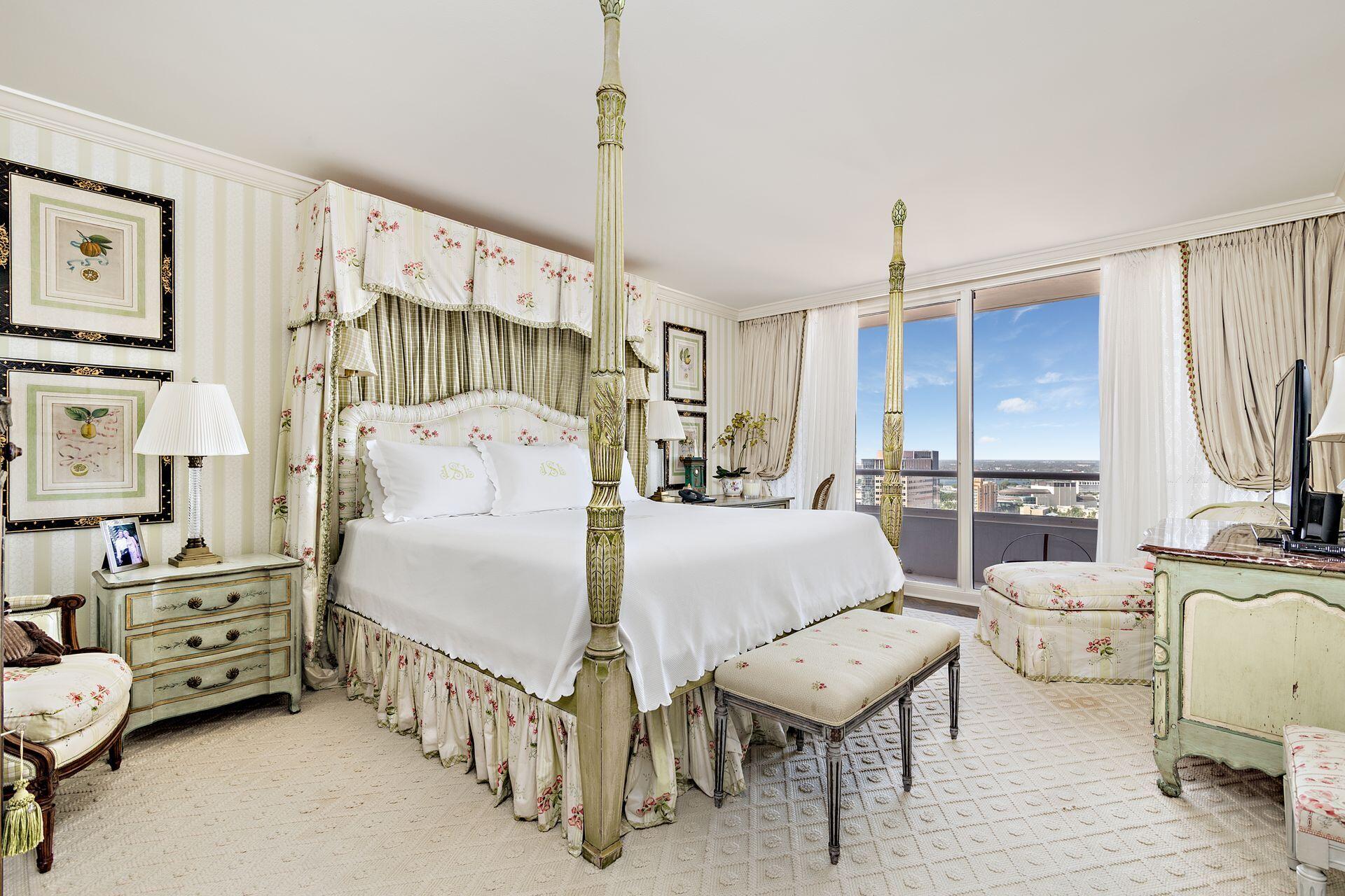 TRUMP PLAZA OF THE PALM BEACHES CONDO - Residential