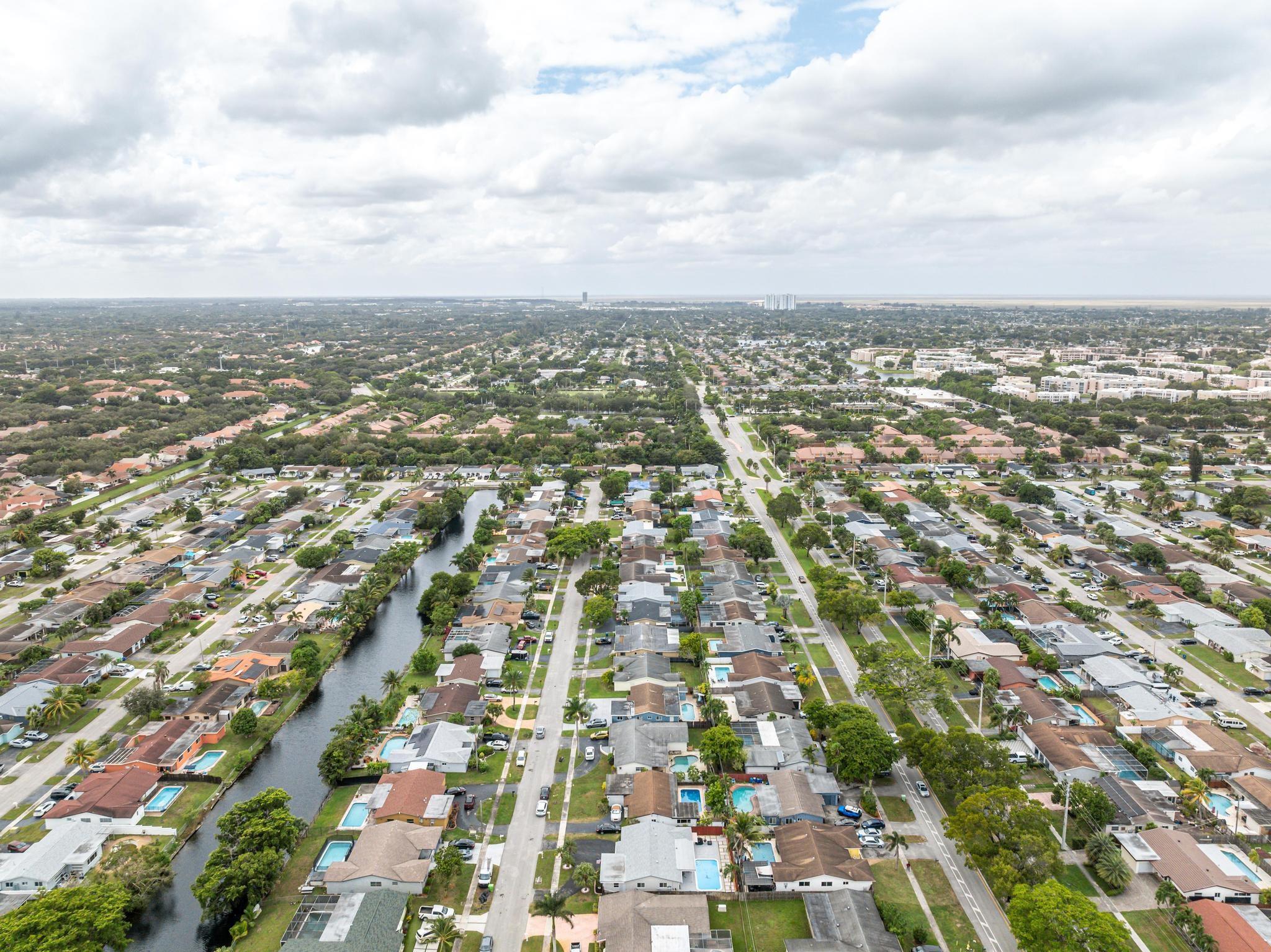 Sunrise Golf Village Sec - Residential