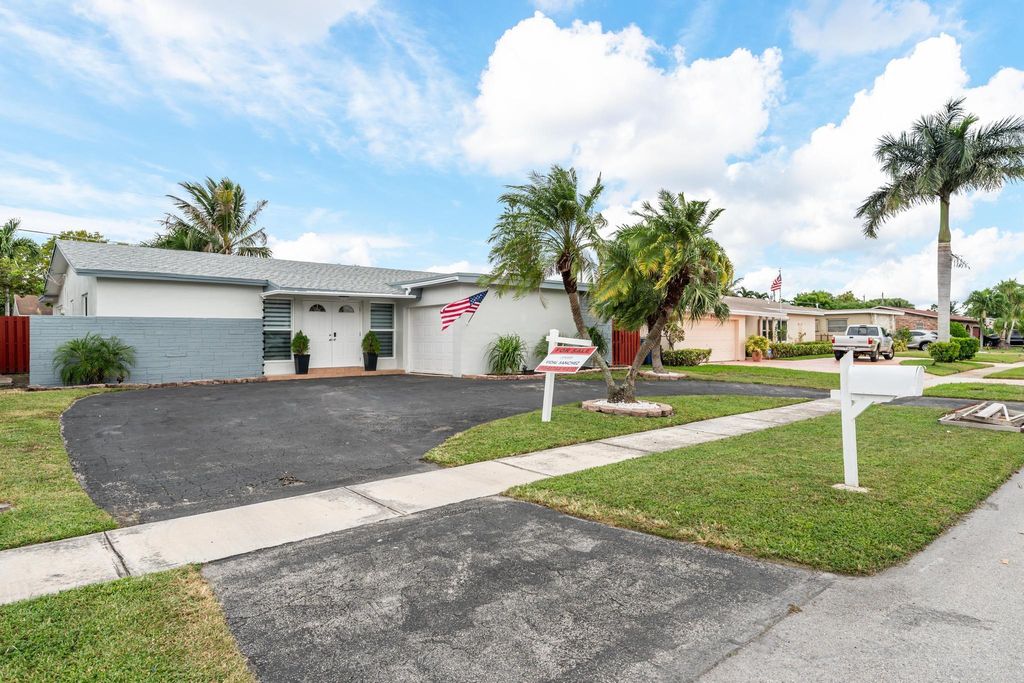 Photo of 9511 NW 21st Mnr, Sunrise, FL 33322 (MLS # F10530844)