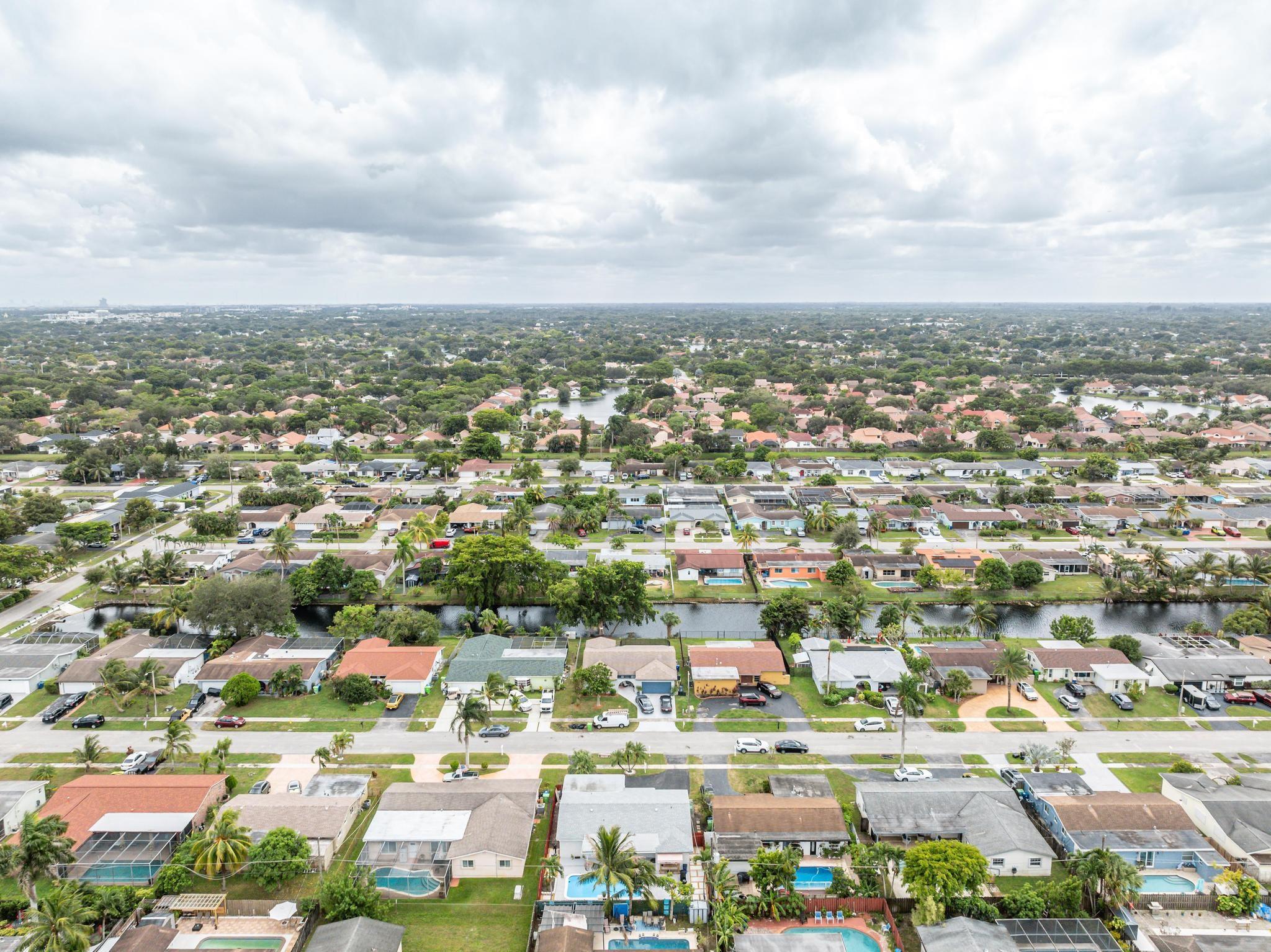 Sunrise Golf Village Sec - Residential