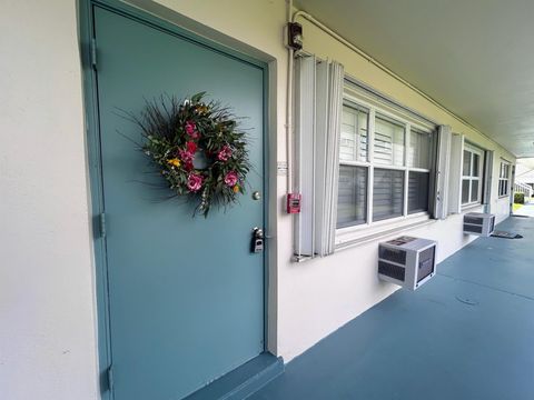 200 Horizons W Unit 111, Boynton Beach, FL 33435 - #: R11120544