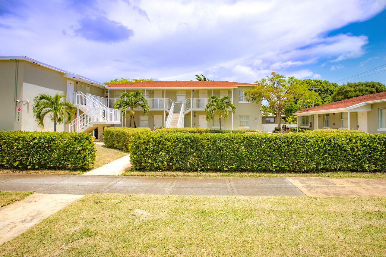 1 bedroom 1 bath apartment just south of downtown Northwood 1 block west from the intracoastal waterway and minutes from downtown shopping, restaurants & entertainment. Must meet minimum requirements prior to scheduling a showing: Income must be 2x monthly rent & be with current employer for at least 4 months. Good current rental history & no evictions. Other units available.