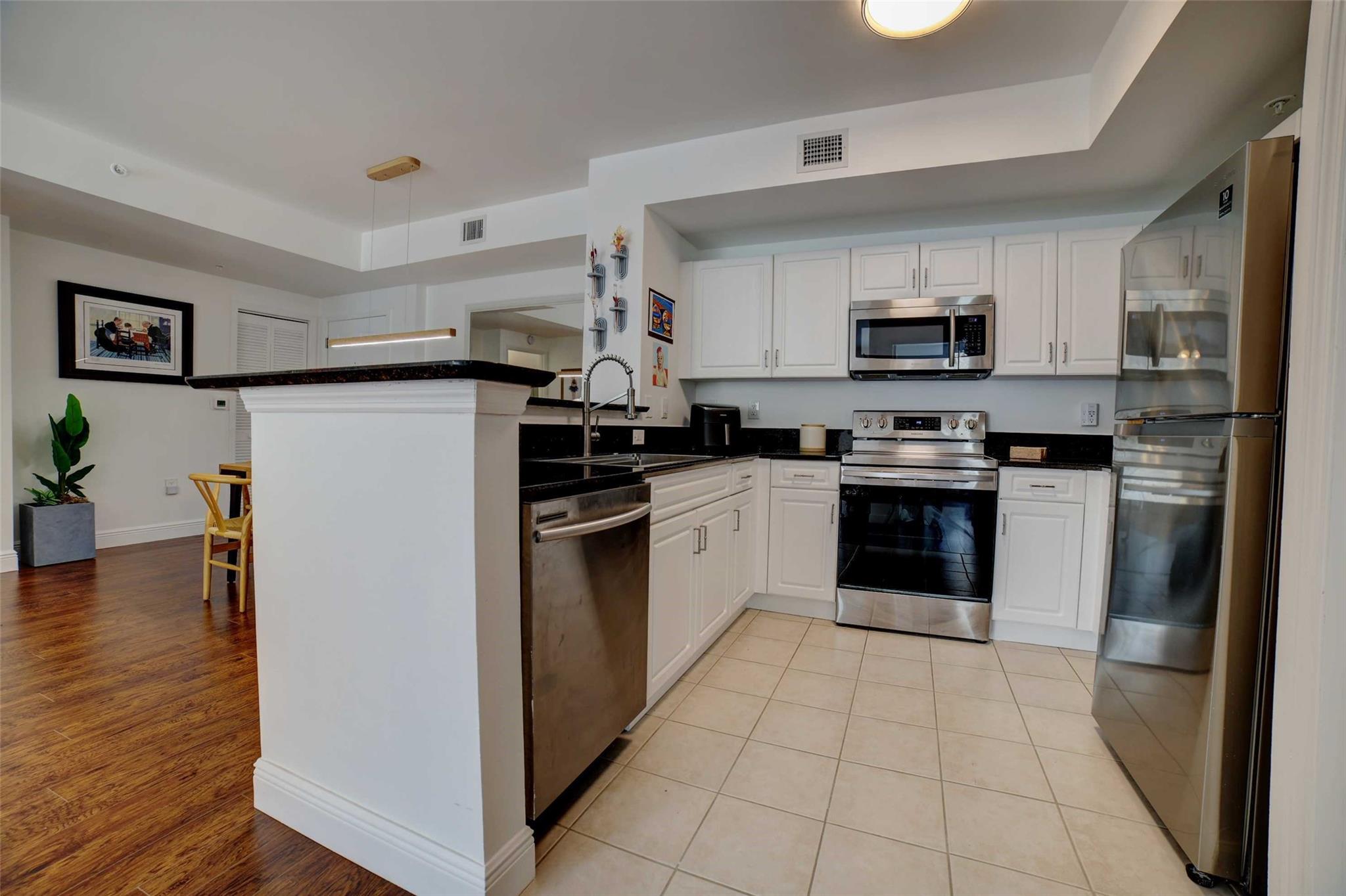 COURTYARDS IN CITYPLACE - Residential Lease