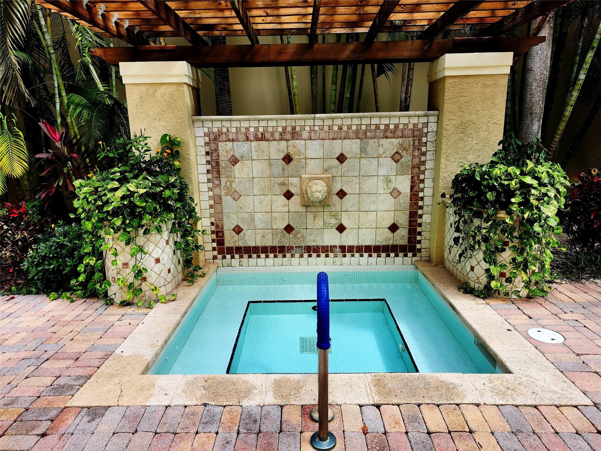 COURTYARDS IN CITYPLACE - Residential Lease