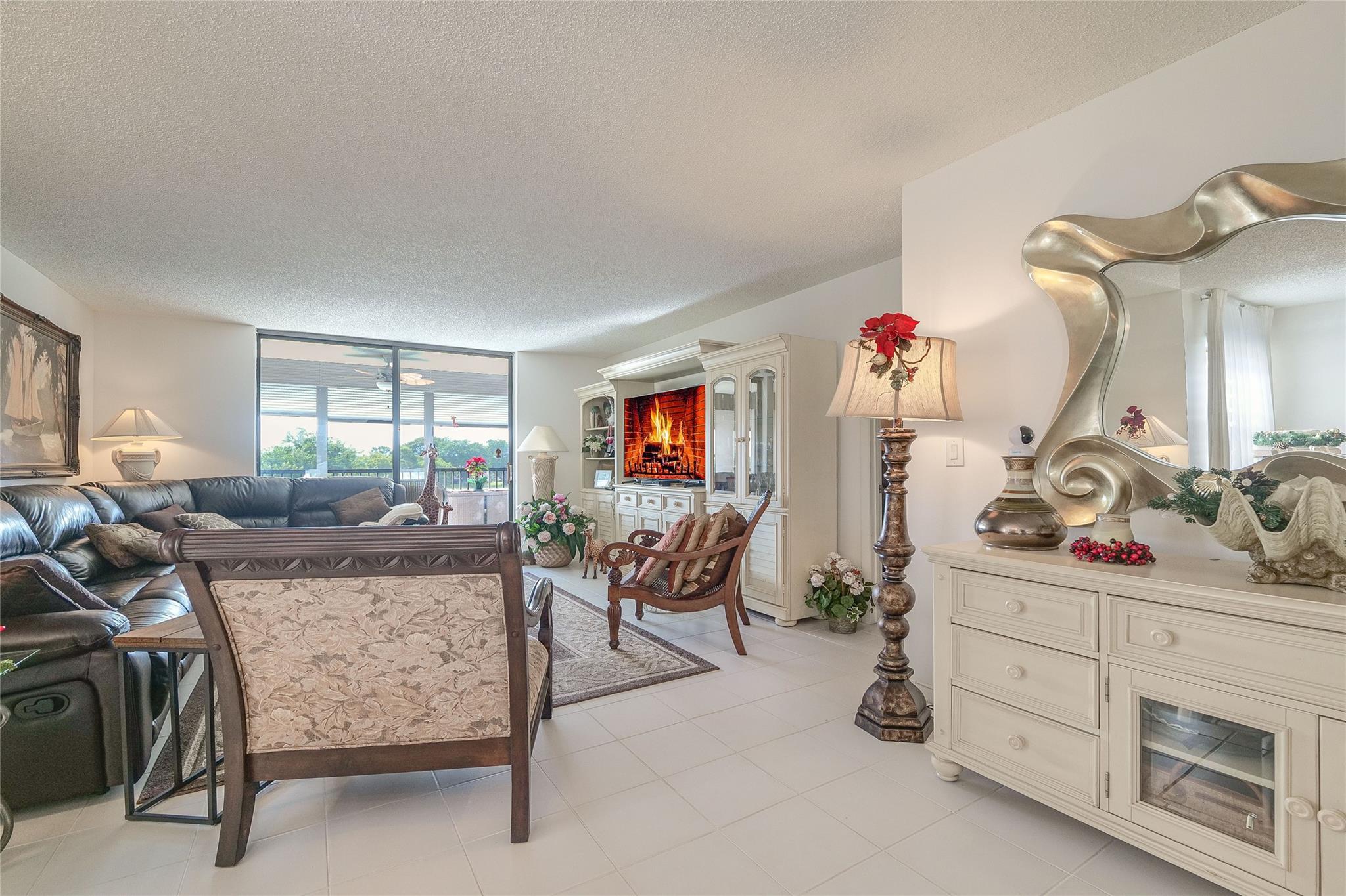 3591 Environ Blvd 401-A