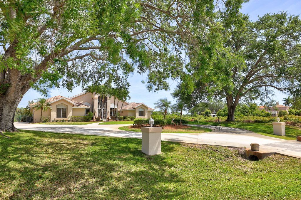 Photo of 757 SE Hidden River Drive, Port Saint Lucie, FL 34983 (MLS # R10878877)