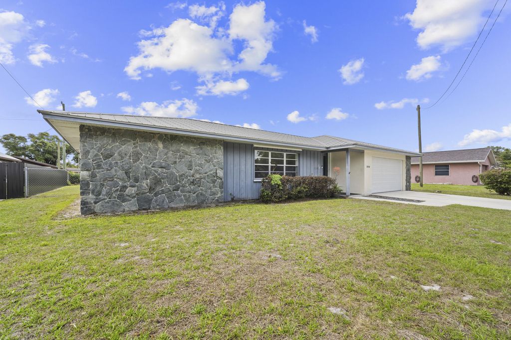 Photo of 1919 Quail Court, Fort Pierce, FL 34982 (MLS # B26011139)