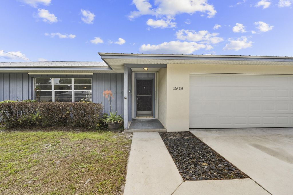 Photo of 1919 Quail Court, Fort Pierce, FL 34982 (MLS # B26011139)