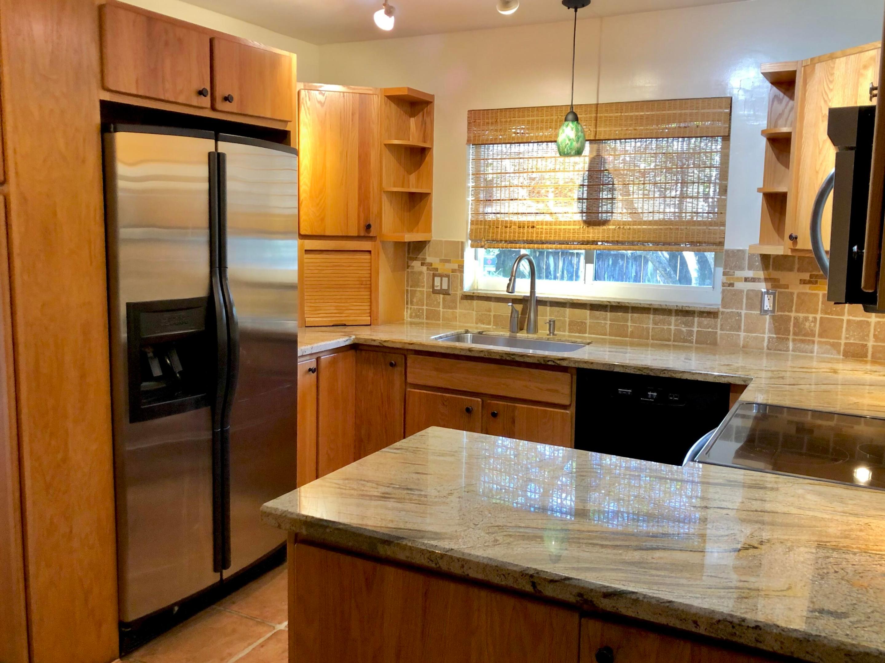 HOLLYWOOD LAKES SECTION - Residential