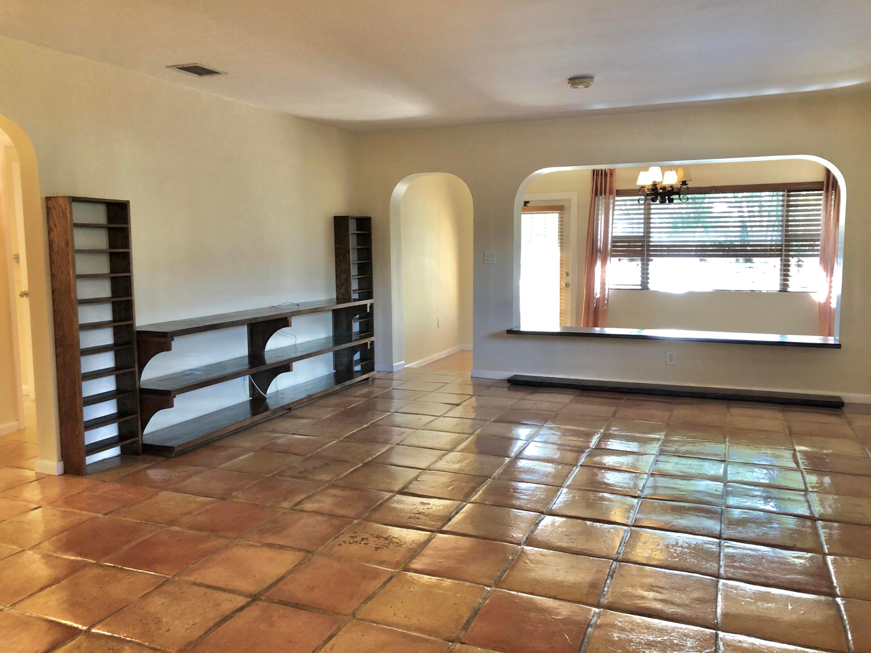 HOLLYWOOD LAKES SECTION - Residential