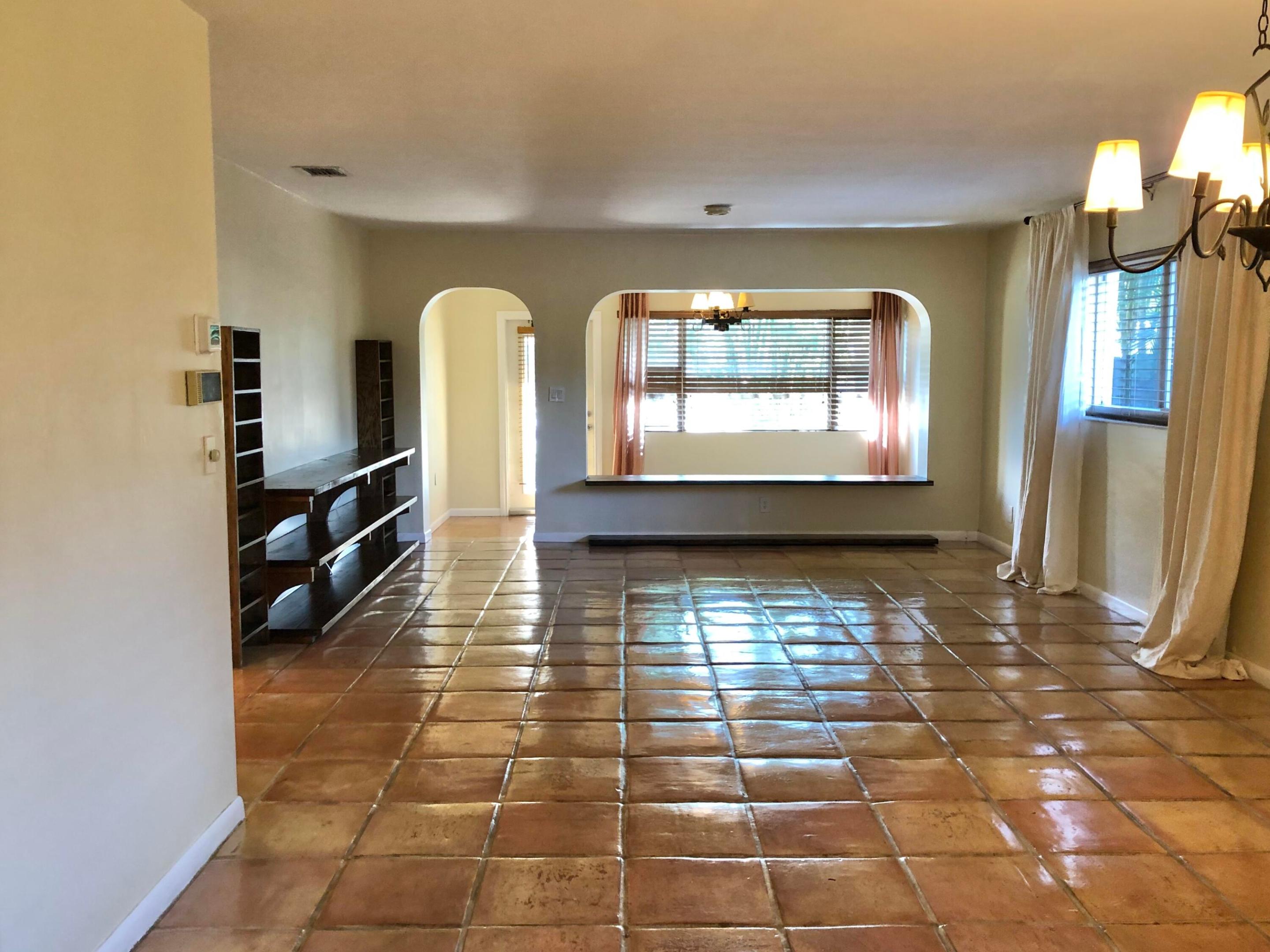 HOLLYWOOD LAKES SECTION - Residential