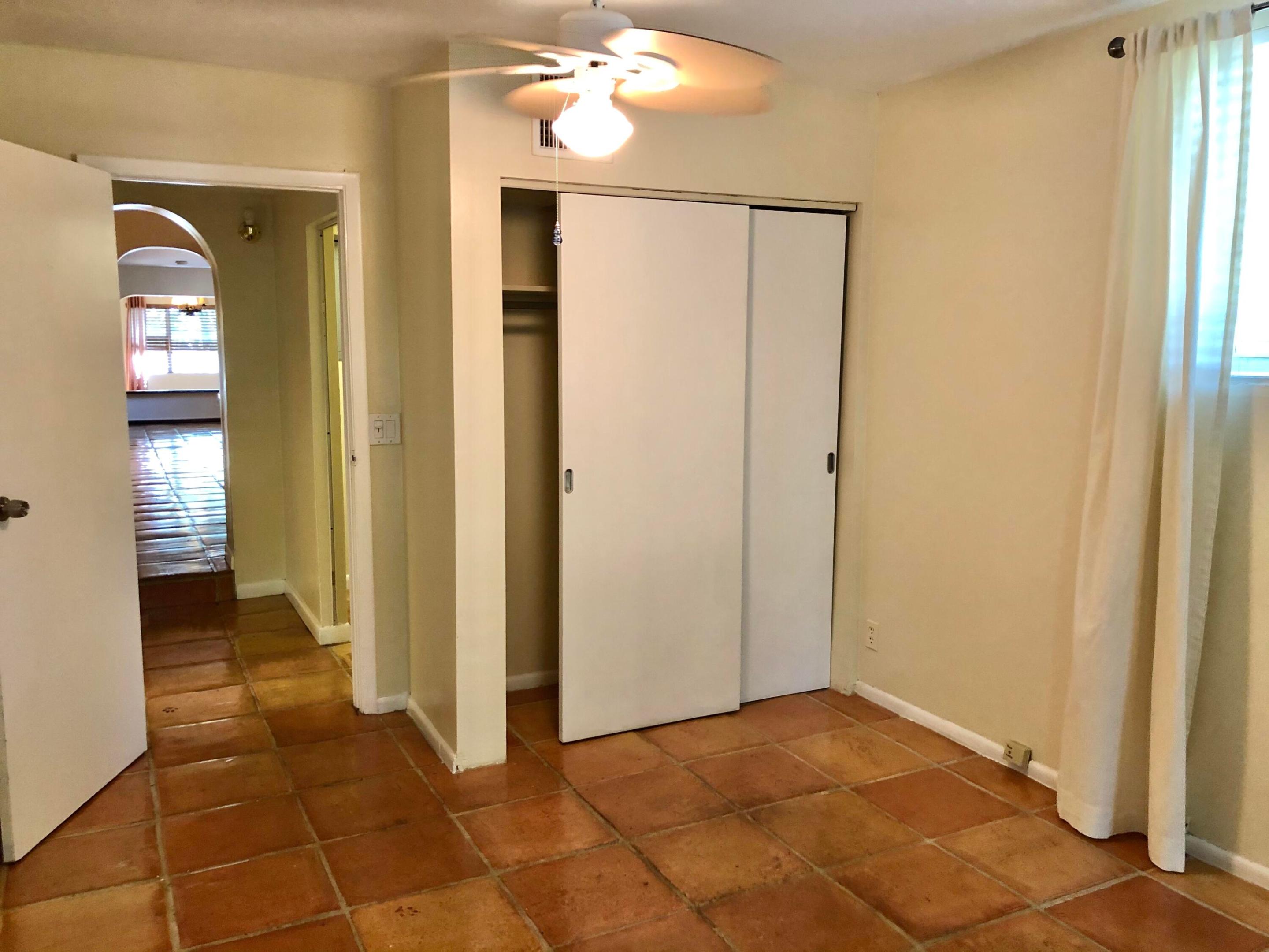 HOLLYWOOD LAKES SECTION - Residential