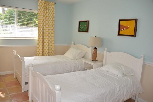 HOLLYWOOD LAKES SECTION - Residential