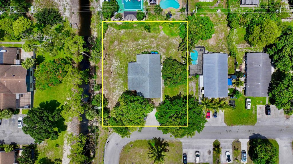 Photo of 4485 47th Avenue S, Lake Worth, FL 33463 (MLS # R11112609)