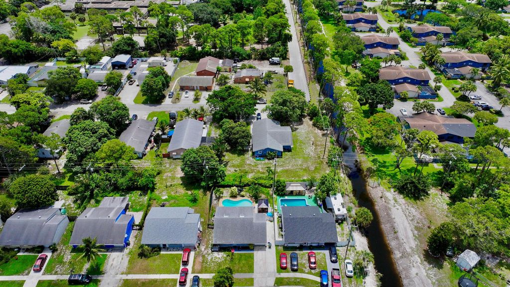 Photo of 4485 47th Avenue S, Lake Worth, FL 33463 (MLS # R11112609)