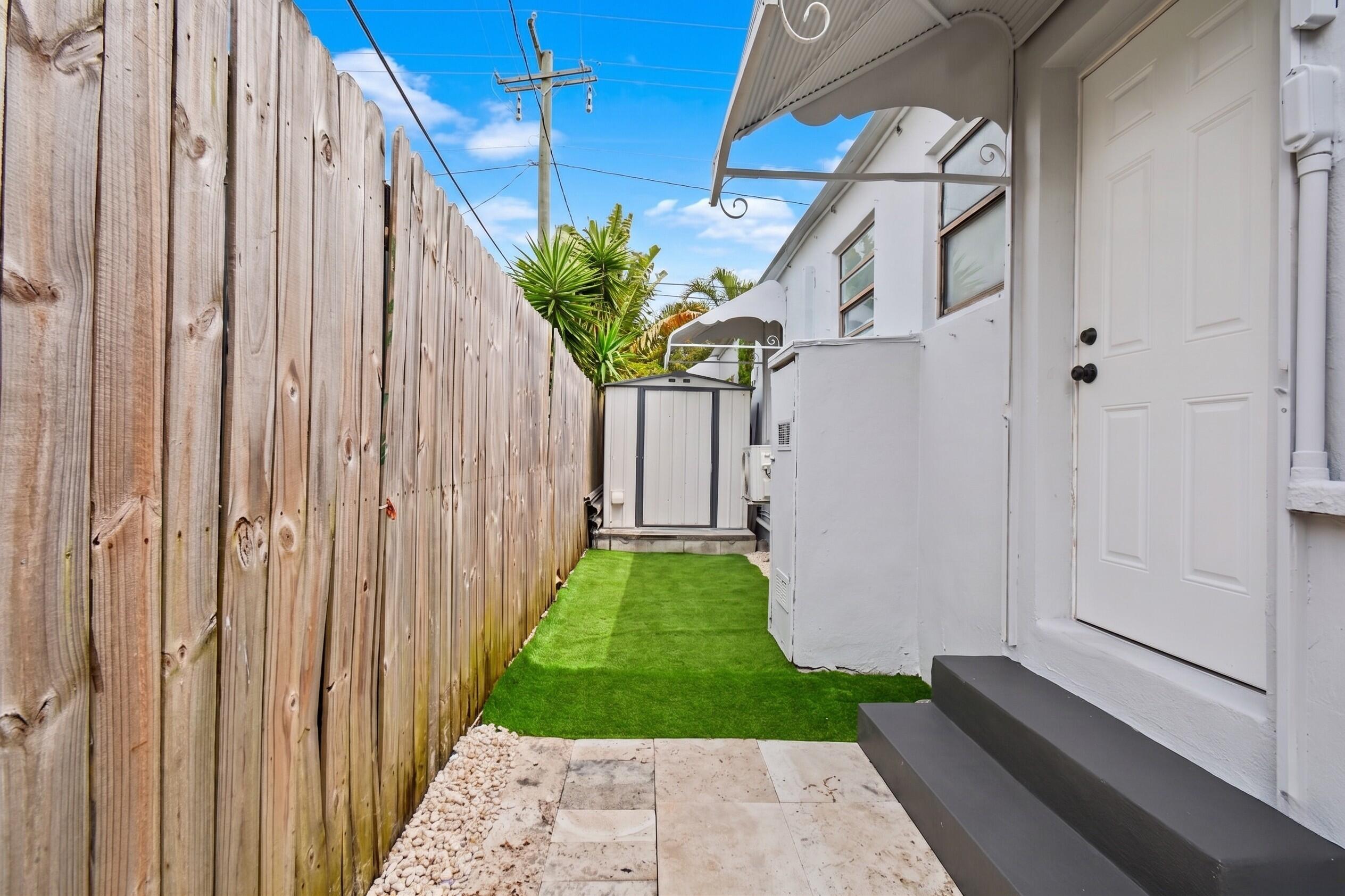 HARRIS ESTATES - Residential Income
