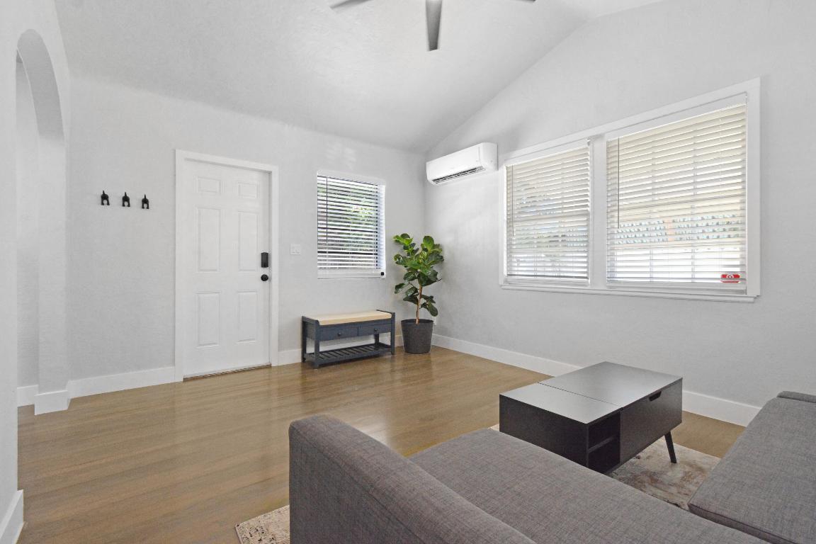 HARRIS ESTATES - Residential Income