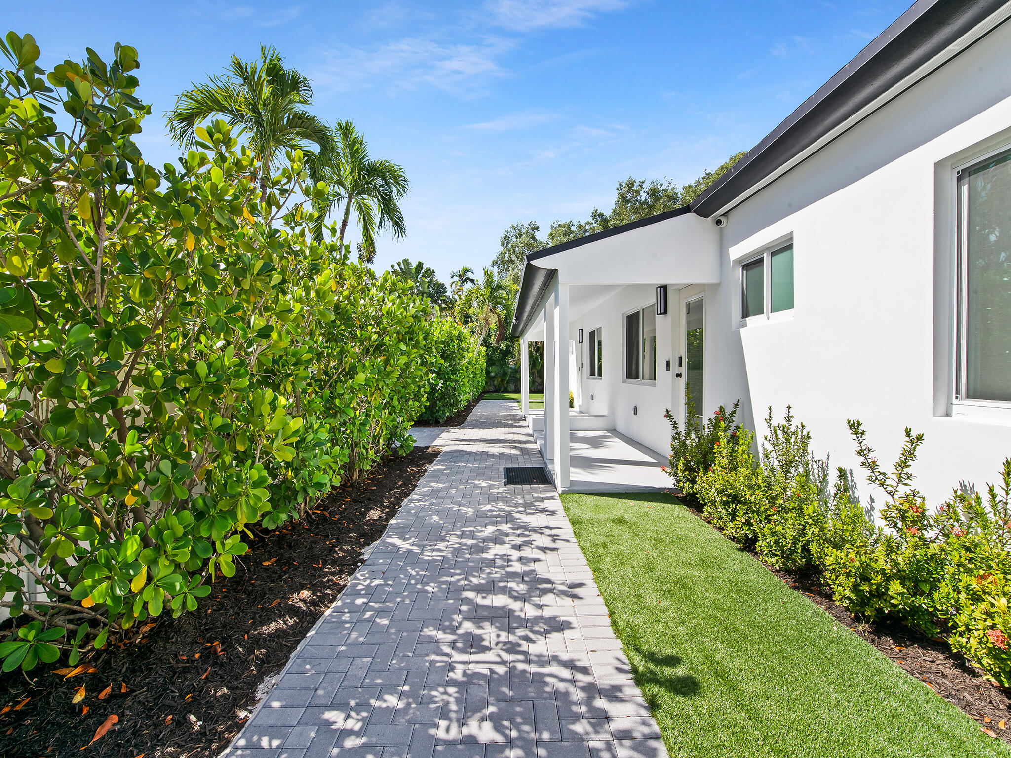 LAS OLAS PARK CORR PLAT - Residential Income