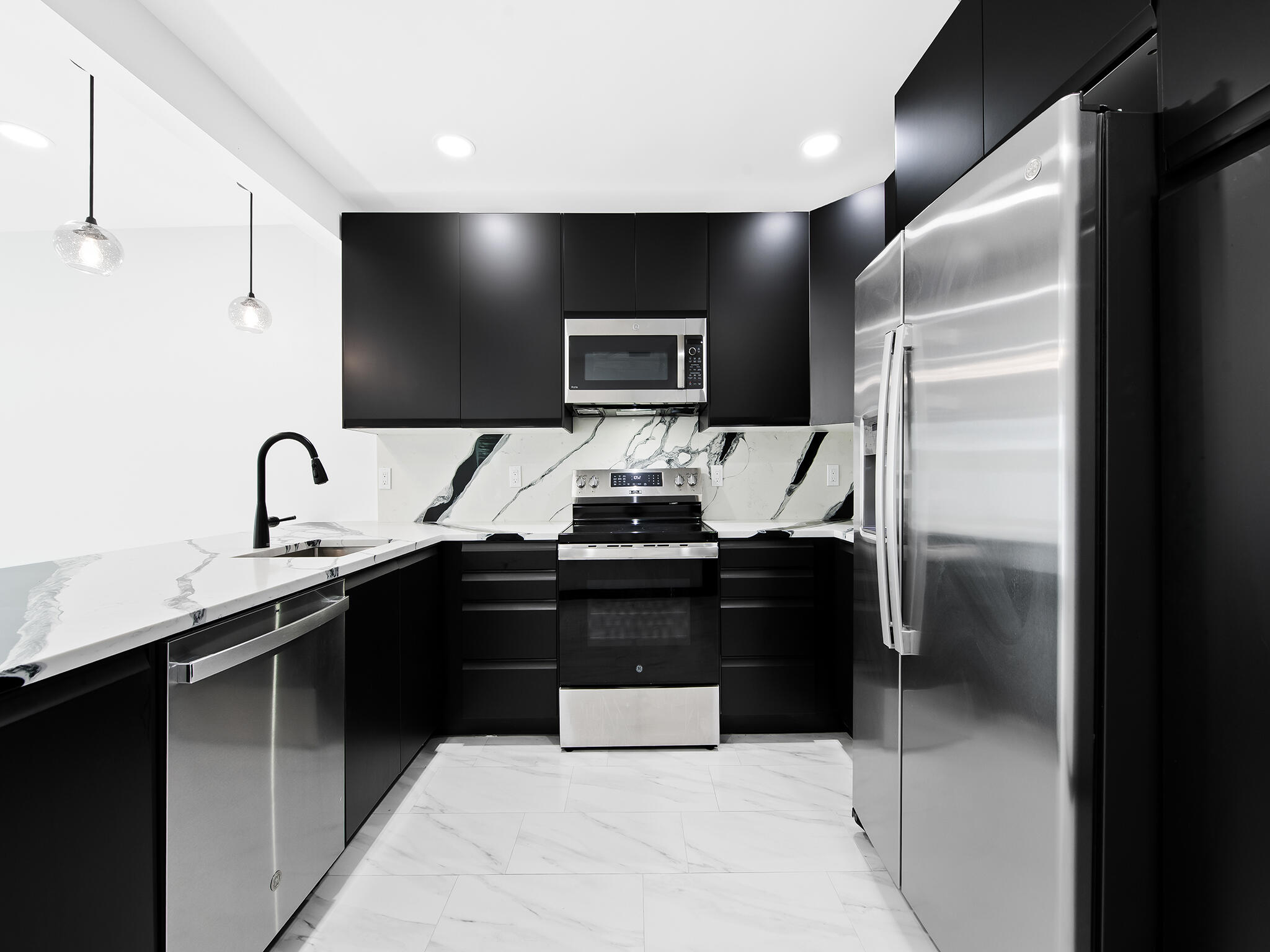 LAS OLAS PARK CORR PLAT - Residential Income