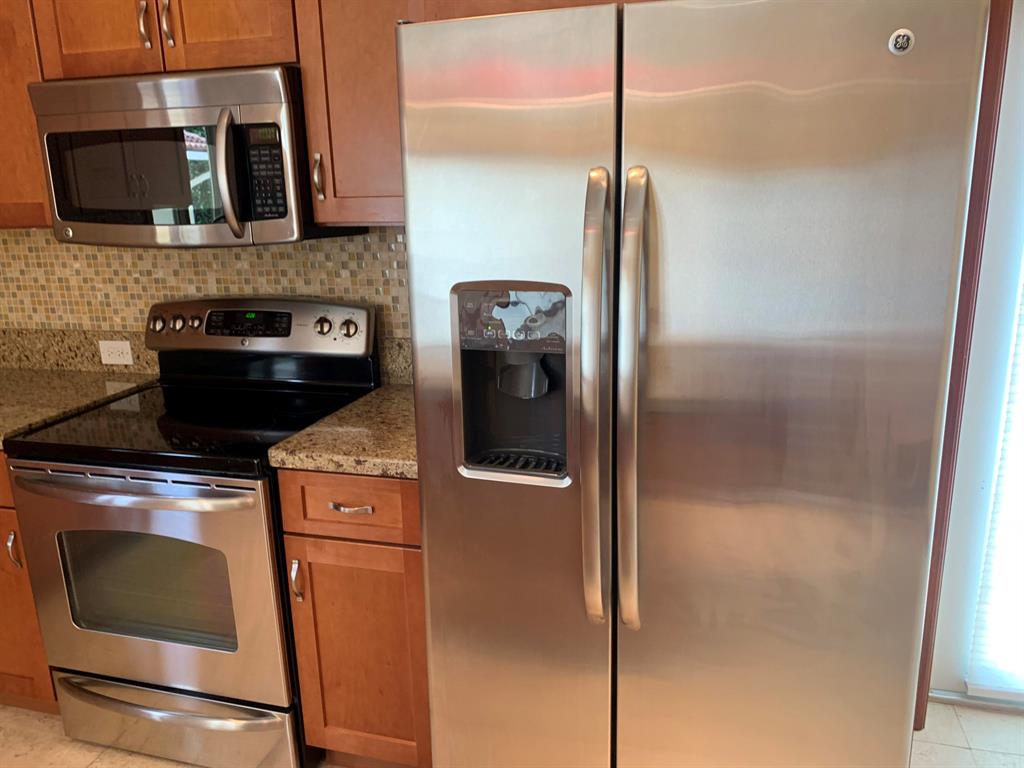 LIGHTHOUSE POINT 2ND SEC - Residential Lease