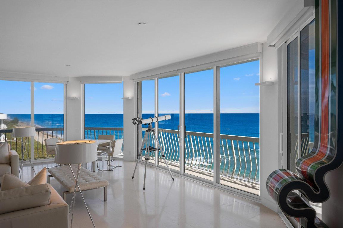 2100 COND AT SLOANS CURVE - Residential