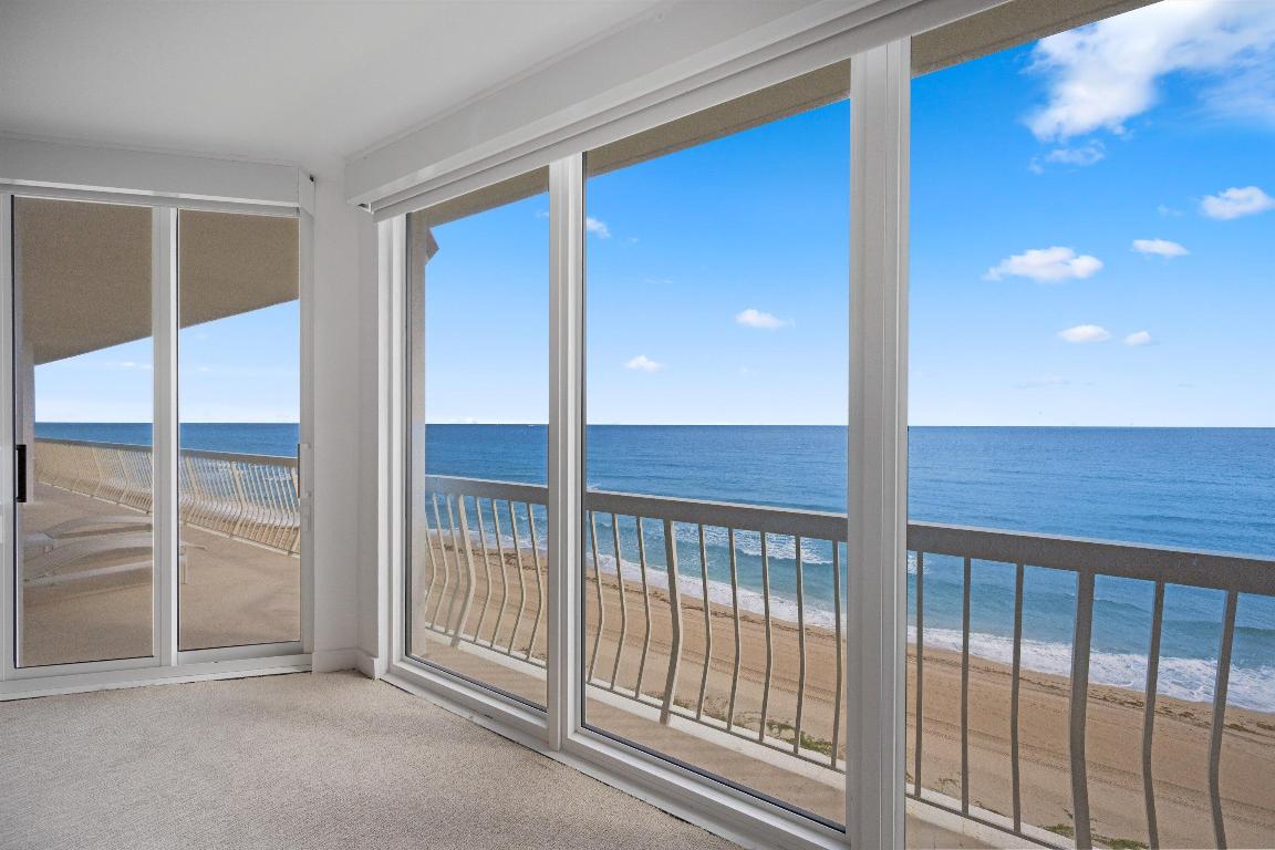 2100 COND AT SLOANS CURVE - Residential