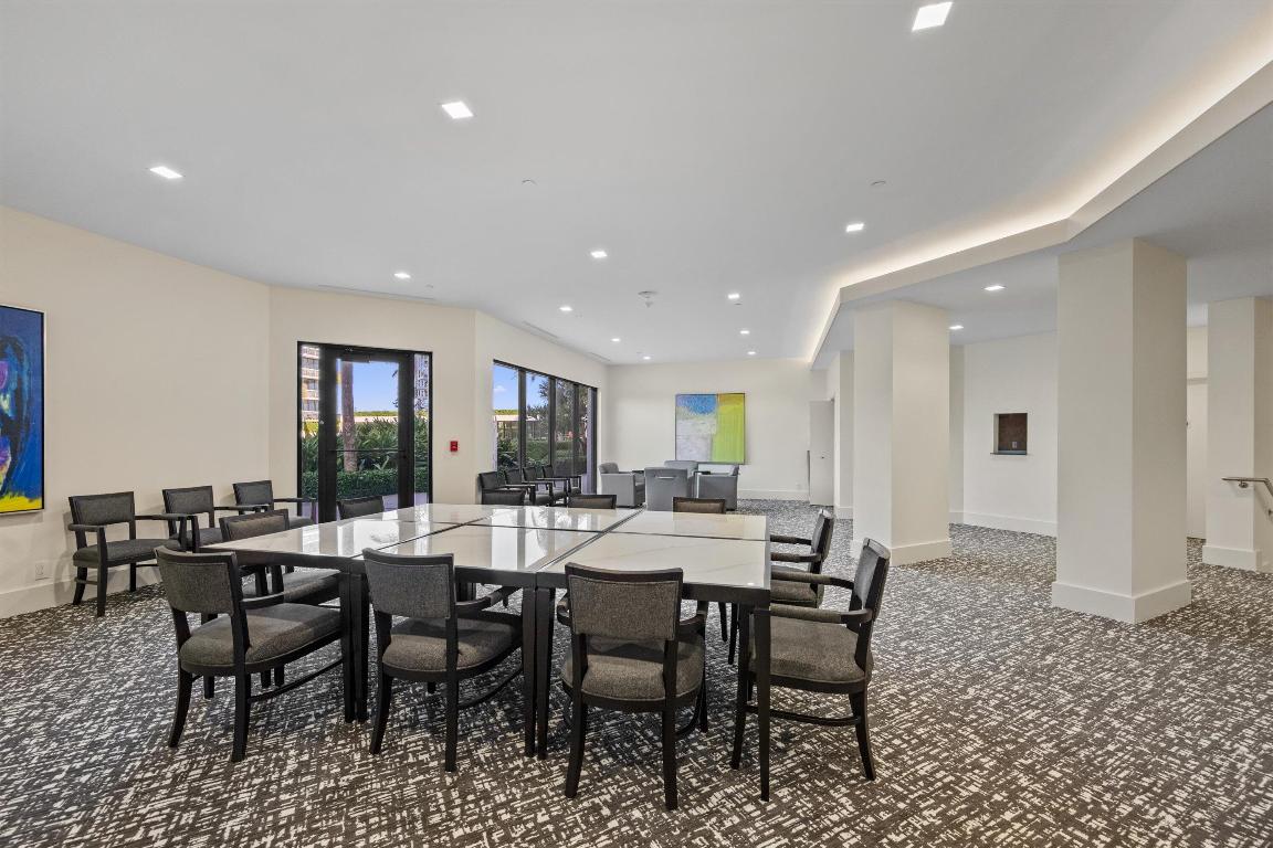 2100 COND AT SLOANS CURVE - Residential