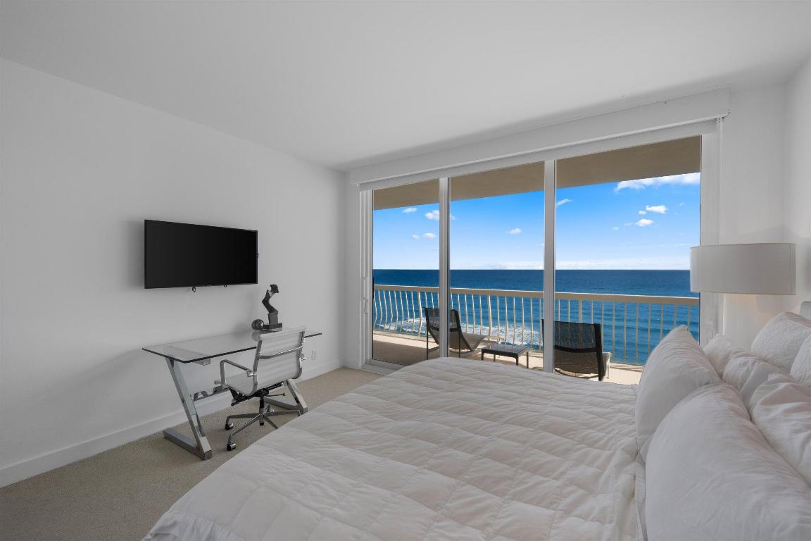 2100 COND AT SLOANS CURVE - Residential