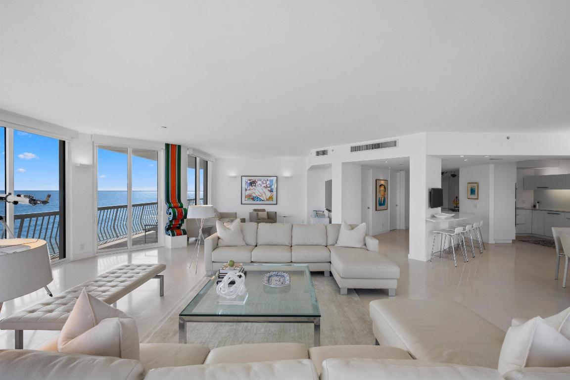 2100 COND AT SLOANS CURVE - Residential