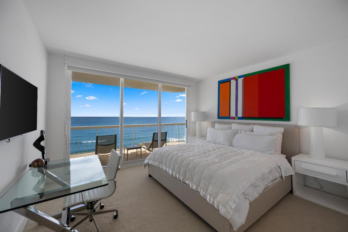 2100 COND AT SLOANS CURVE - Residential