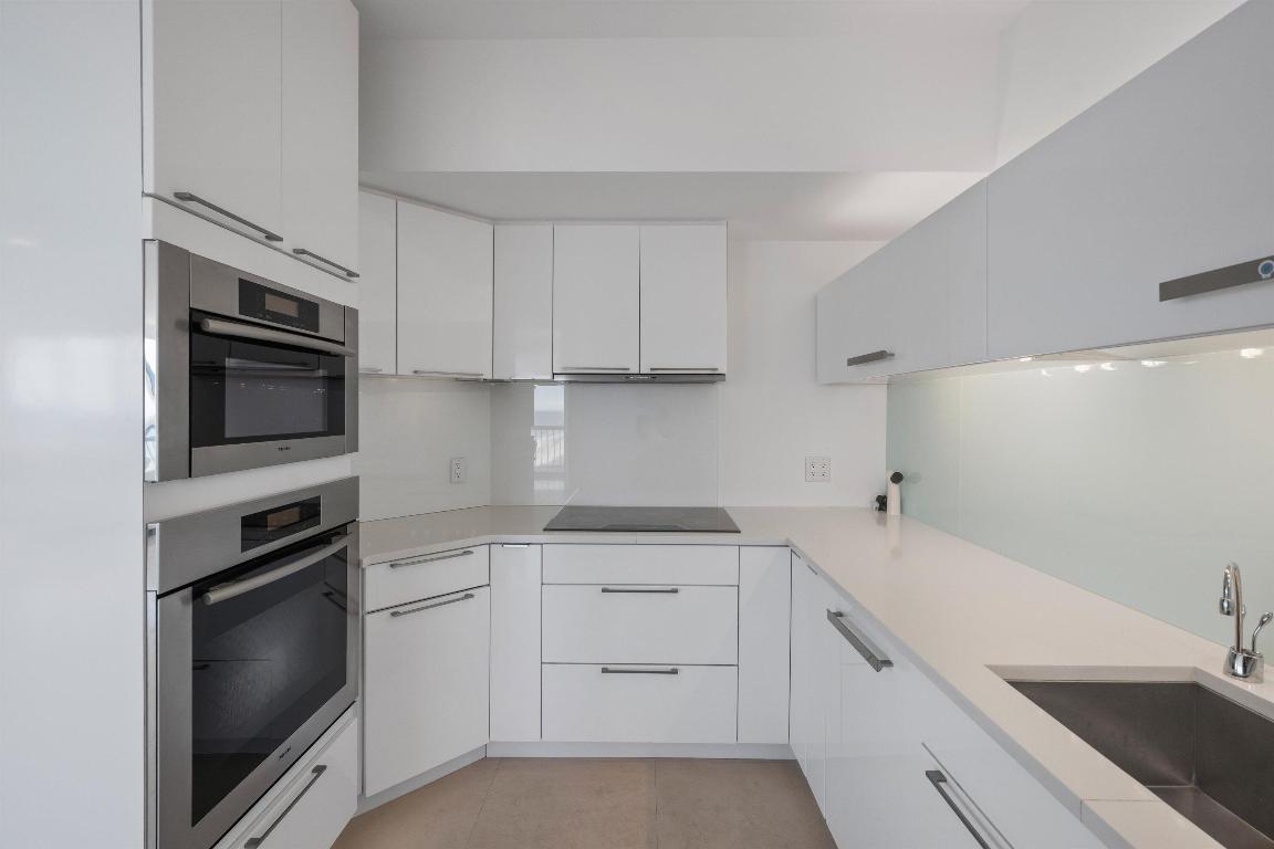 2100 COND AT SLOANS CURVE - Residential