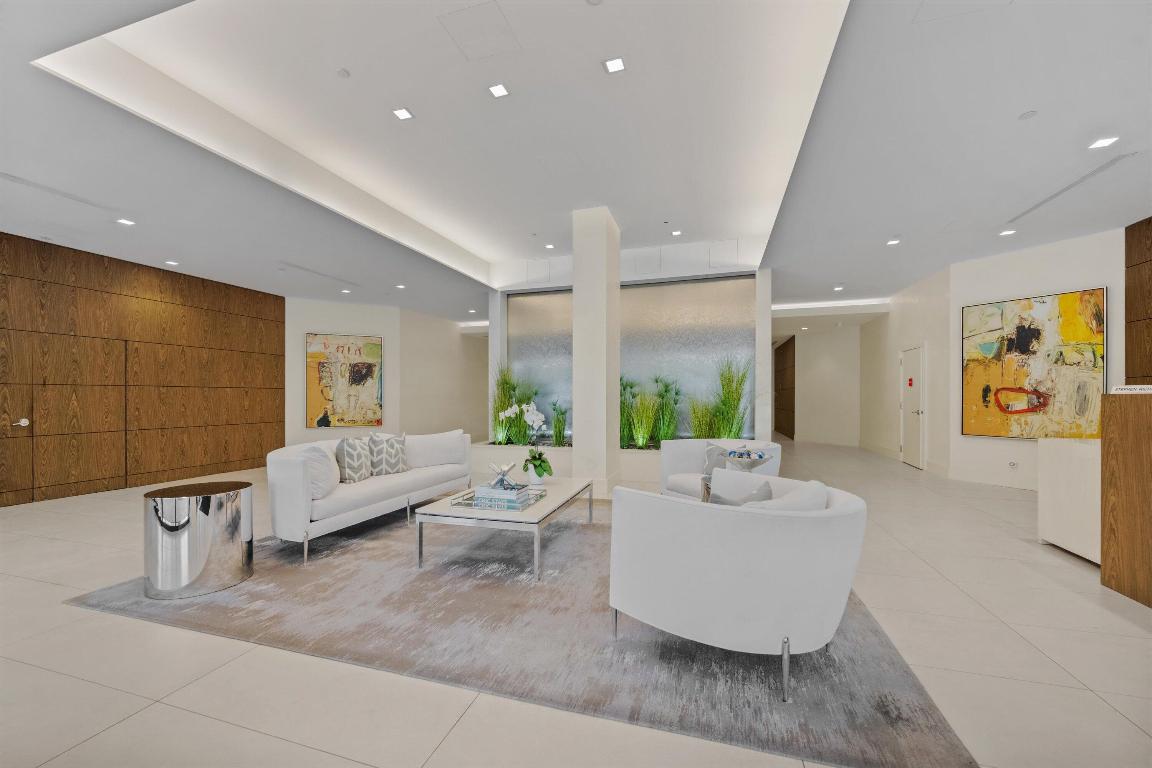 2100 COND AT SLOANS CURVE - Residential