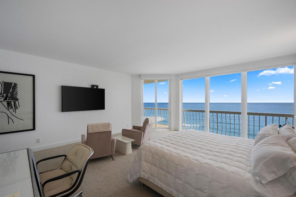 2100 COND AT SLOANS CURVE - Residential