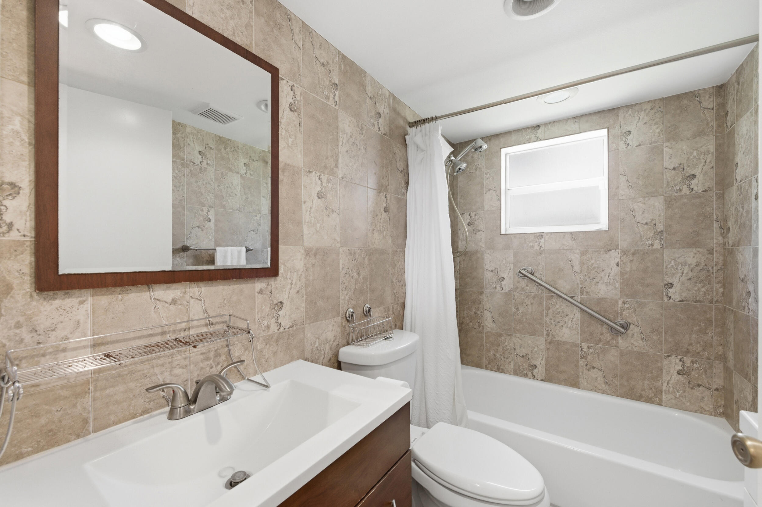 KINGS POINT NORMANDY CONDOS - Residential Lease