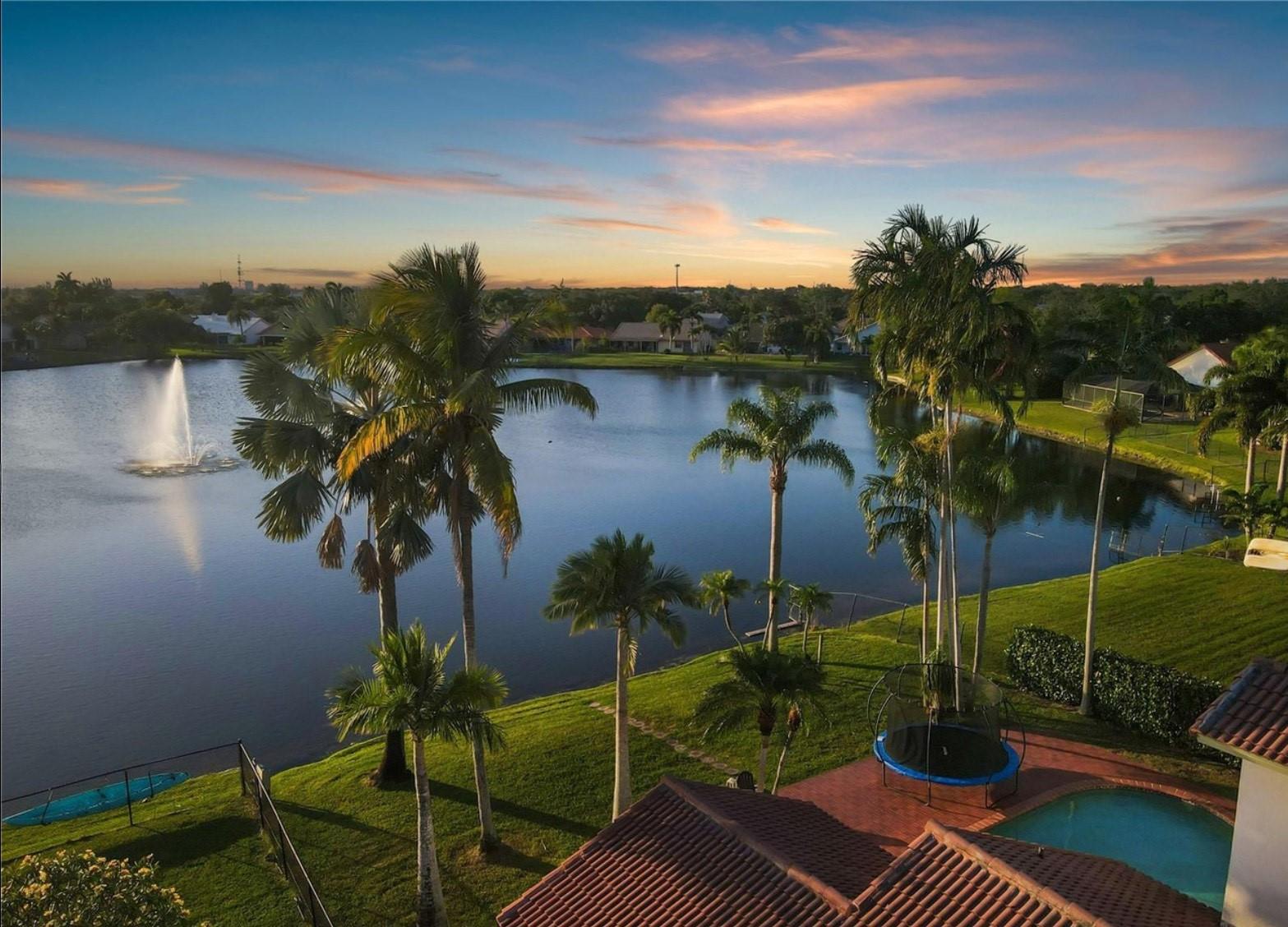 1661 E Oak Knoll Cir