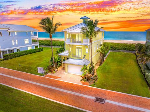 A home in Hutchinson Island