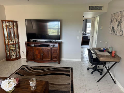 Tiny photo for 669 Burgundy N, Delray Beach, FL 33484 (MLS # B26053488)