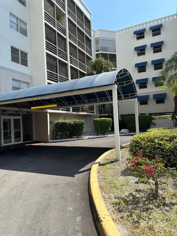 CARLTON BAY CONDO - Residential