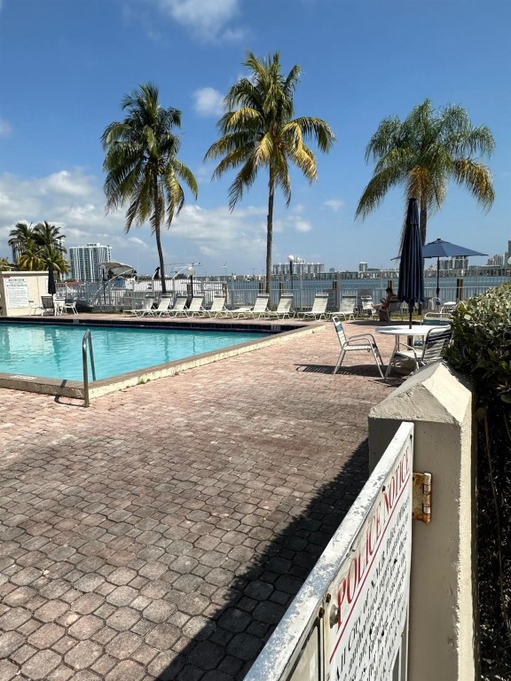 CARLTON BAY CONDO - Residential