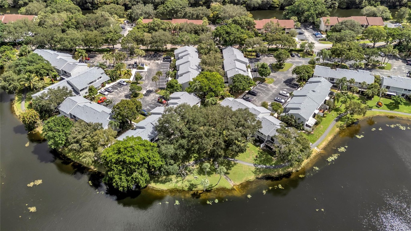 GOLDEN RAINTREE I - Residential