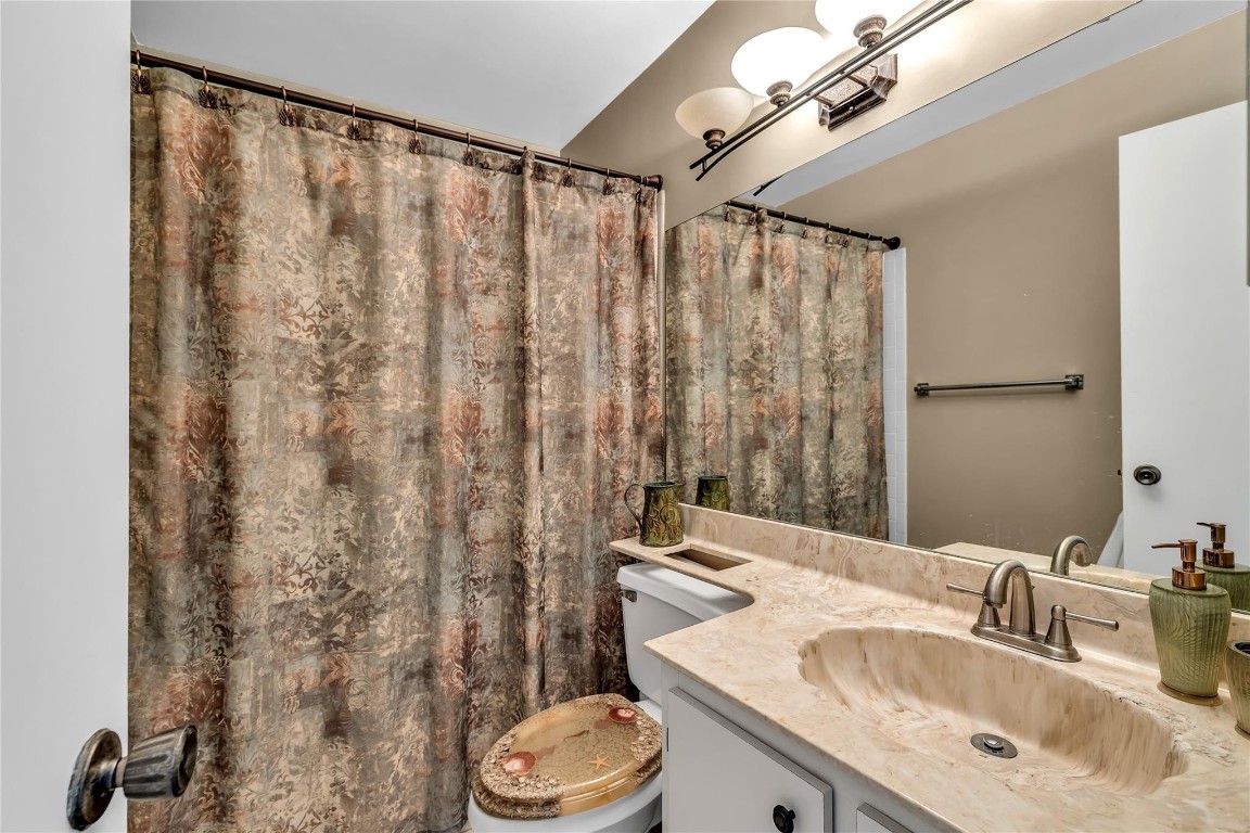 GOLDEN RAINTREE I - Residential