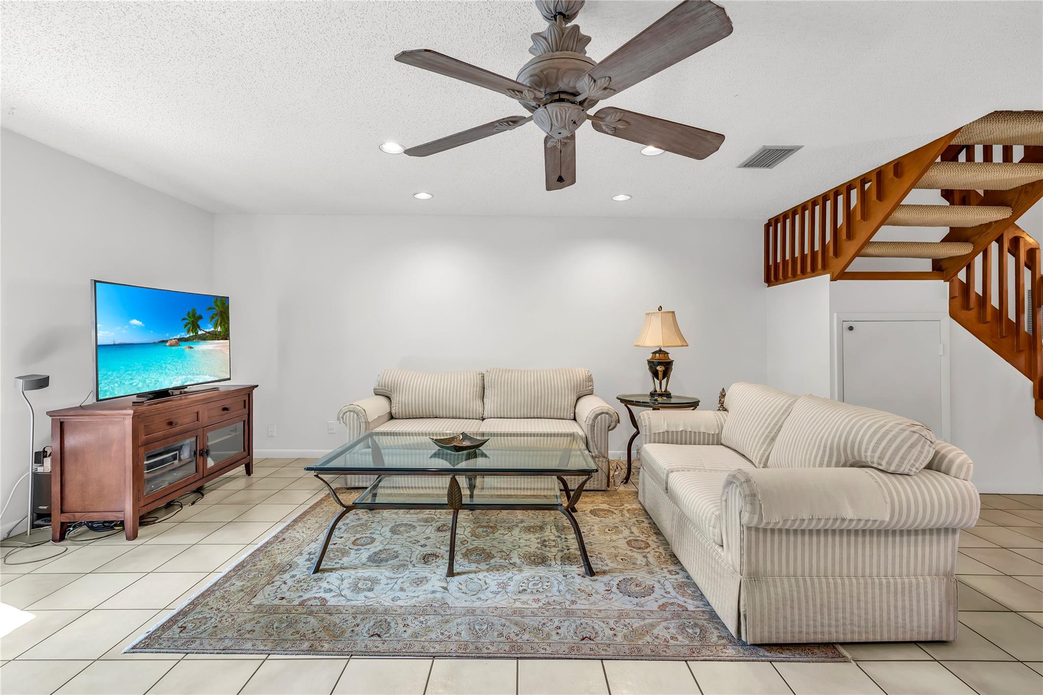 GOLDEN RAINTREE I - Residential