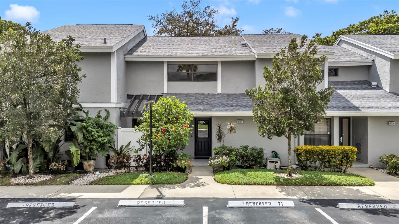 GOLDEN RAINTREE I - Residential