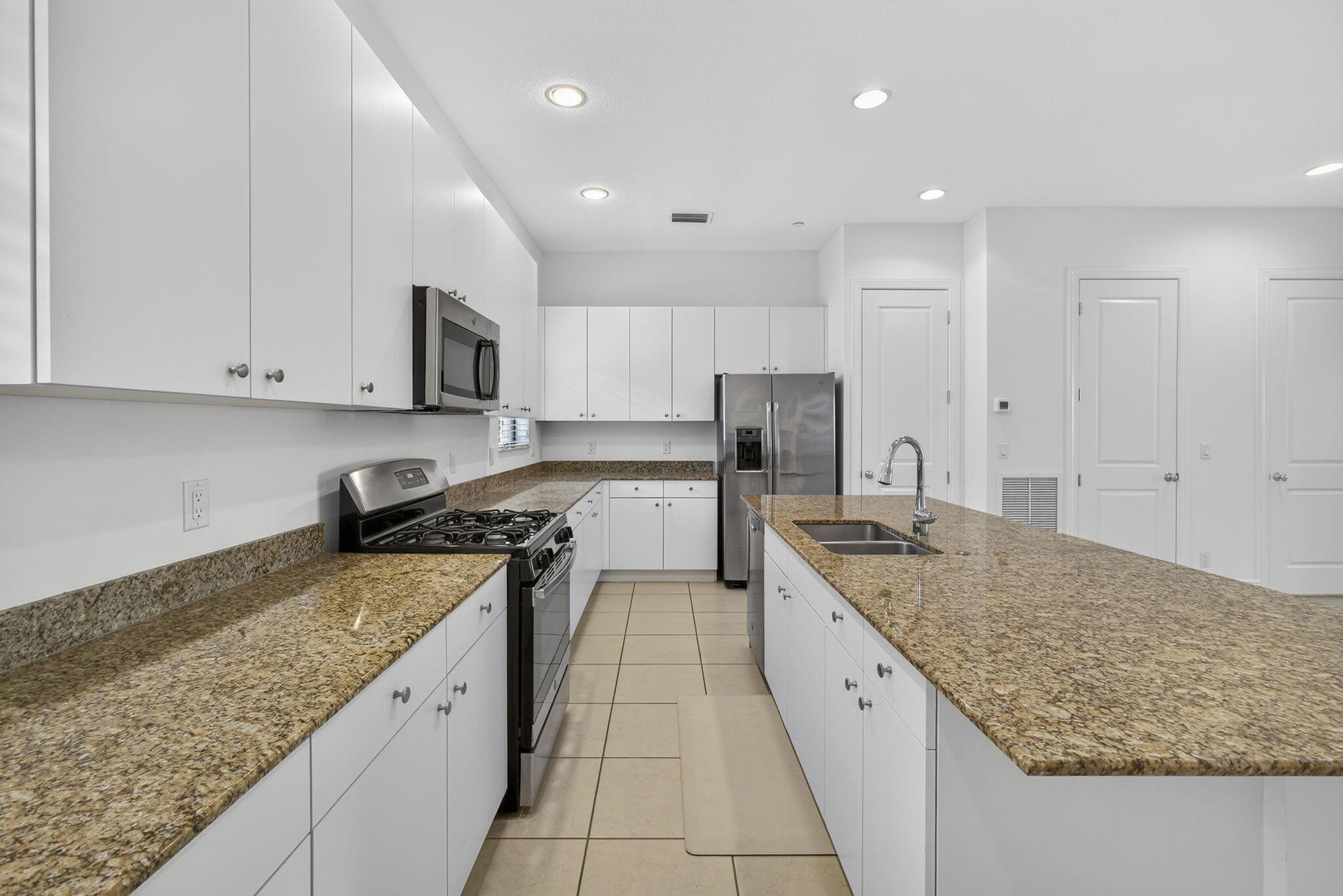 ALTON NEIGHBORHOOD 1 - Residential Lease
