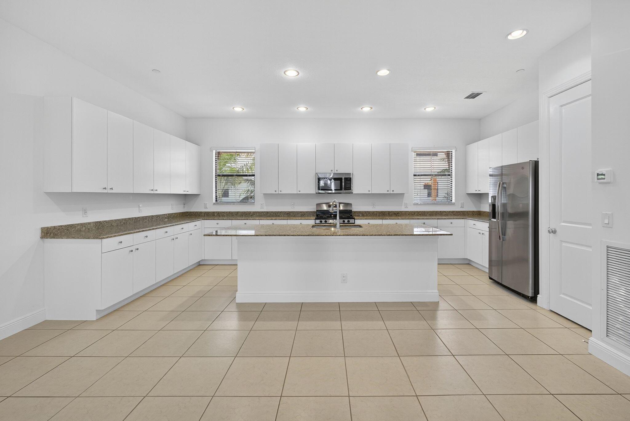 ALTON NEIGHBORHOOD 1 - Residential Lease