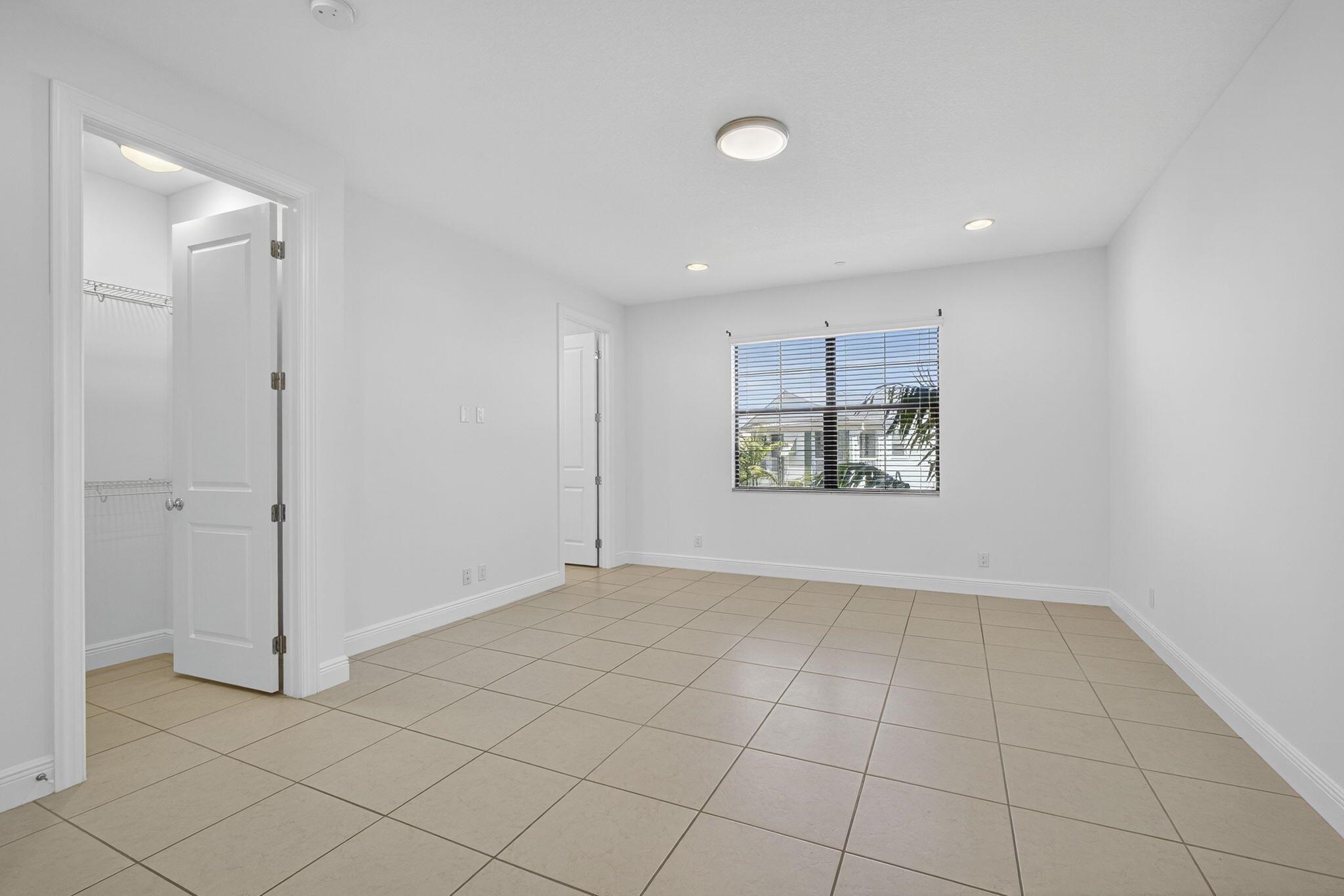 ALTON NEIGHBORHOOD 1 - Residential Lease