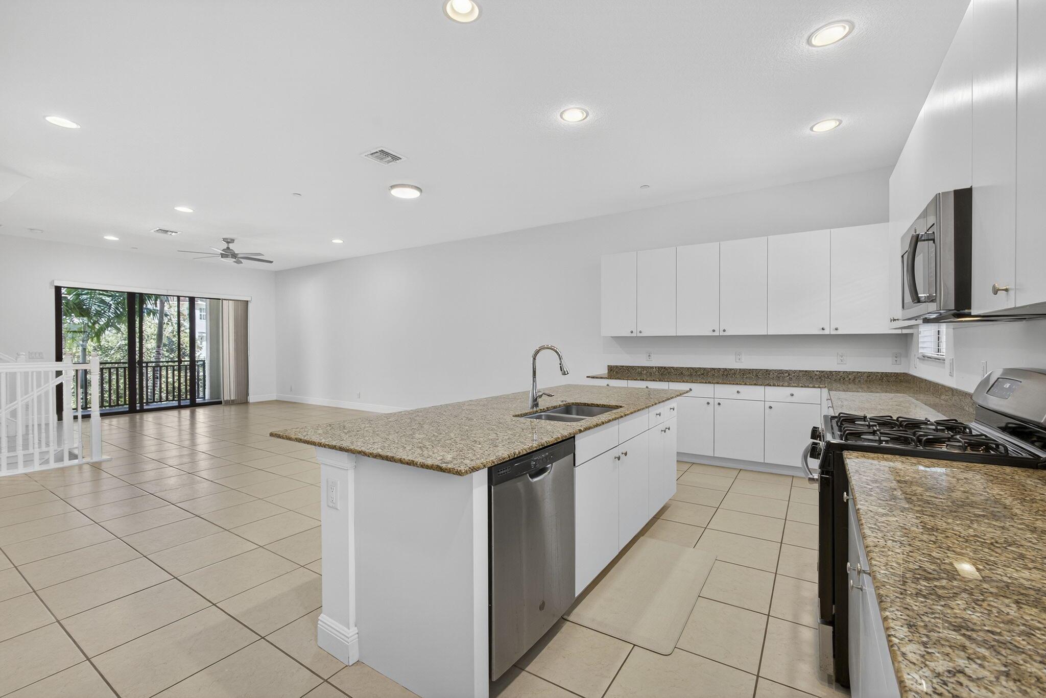 ALTON NEIGHBORHOOD 1 - Residential Lease